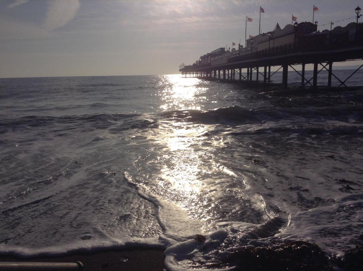 Barbie House ,Opposite The Beach & Paignton Pier , 2 Bedroom Apartment With Private Car Space & Garden , Free Access Next Door To The Stunning Ballet & Make Up School & A Beautiful Ladys Beauty Salon (Adults Only) Экстерьер фото