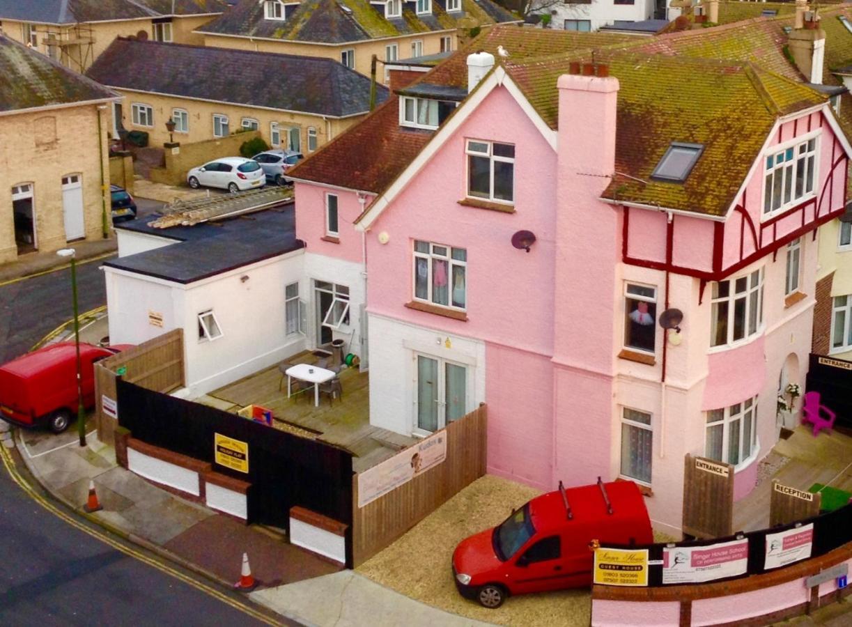 Barbie House ,Opposite The Beach & Paignton Pier , 2 Bedroom Apartment With Private Car Space & Garden , Free Access Next Door To The Stunning Ballet & Make Up School & A Beautiful Ladys Beauty Salon (Adults Only) Экстерьер фото