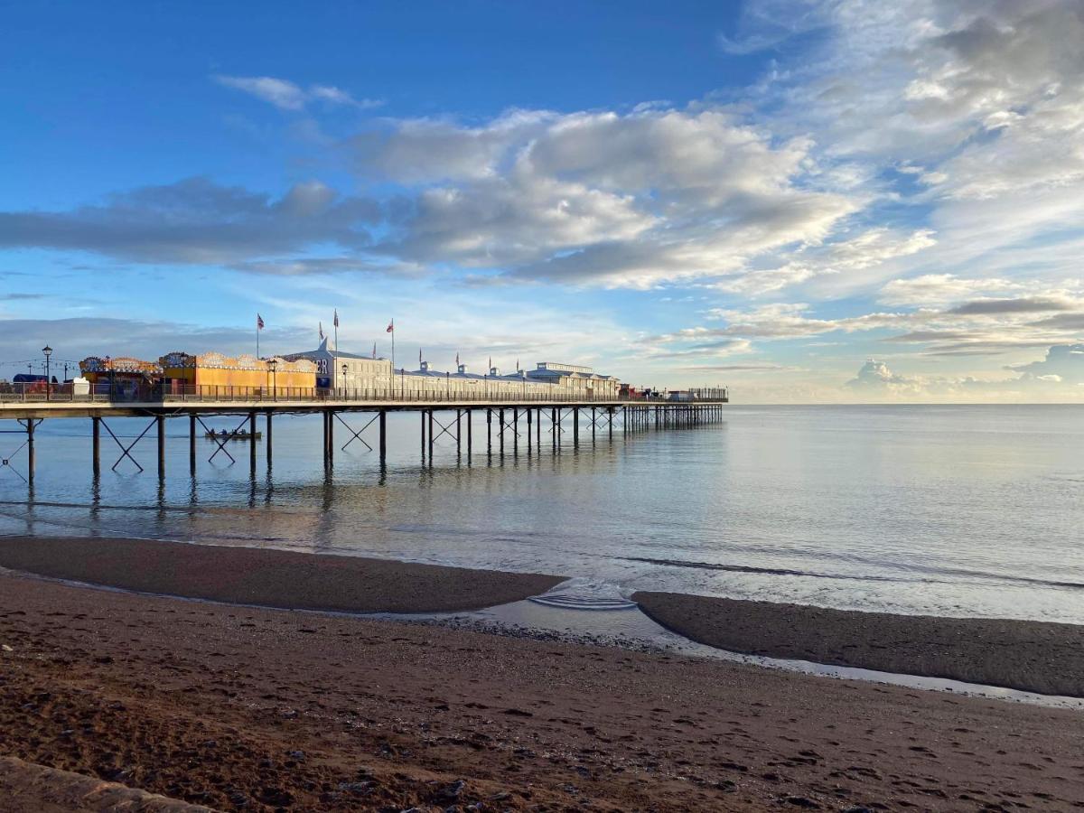 Barbie House ,Opposite The Beach & Paignton Pier , 2 Bedroom Apartment With Private Car Space & Garden , Free Access Next Door To The Stunning Ballet & Make Up School & A Beautiful Ladys Beauty Salon (Adults Only) Экстерьер фото