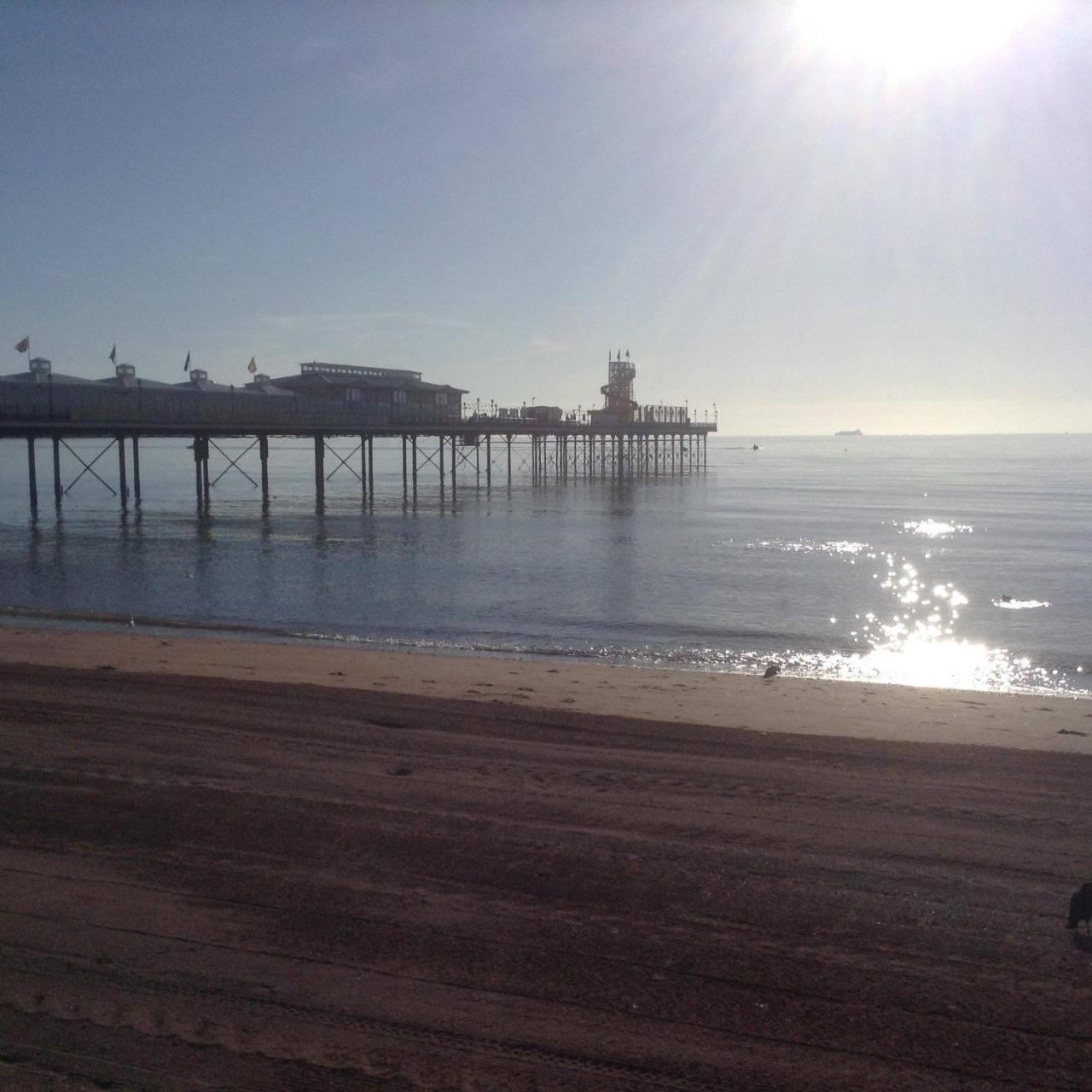 Barbie House ,Opposite The Beach & Paignton Pier , 2 Bedroom Apartment With Private Car Space & Garden , Free Access Next Door To The Stunning Ballet & Make Up School & A Beautiful Ladys Beauty Salon (Adults Only) Экстерьер фото