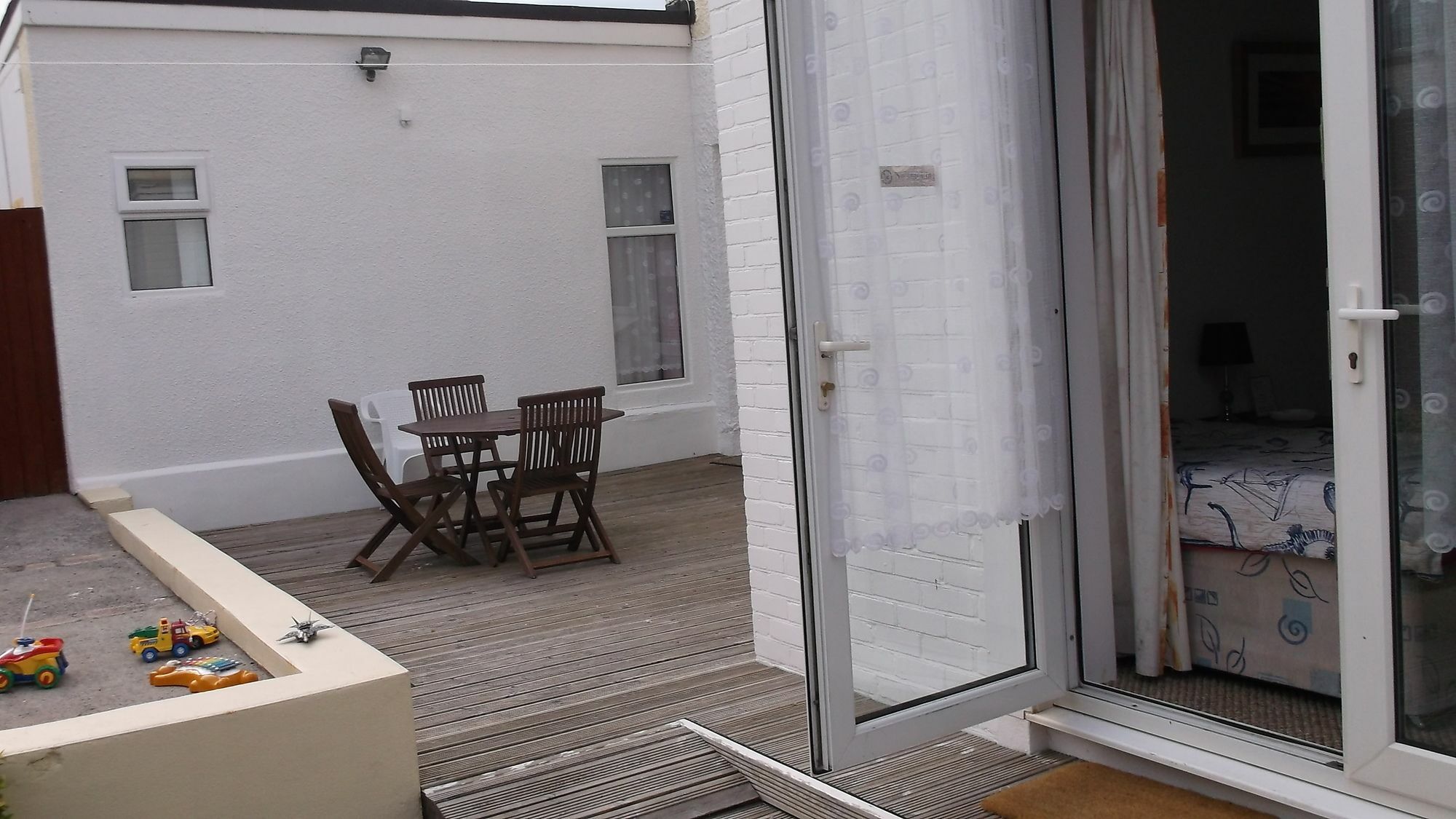 Barbie House ,Opposite The Beach & Paignton Pier , 2 Bedroom Apartment With Private Car Space & Garden , Free Access Next Door To The Stunning Ballet & Make Up School & A Beautiful Ladys Beauty Salon (Adults Only) Экстерьер фото